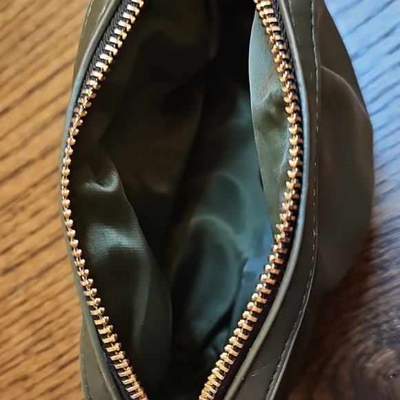 Neiman Marcus Olive Green Shopper Tote And Pouchette - Picture 6 of 8